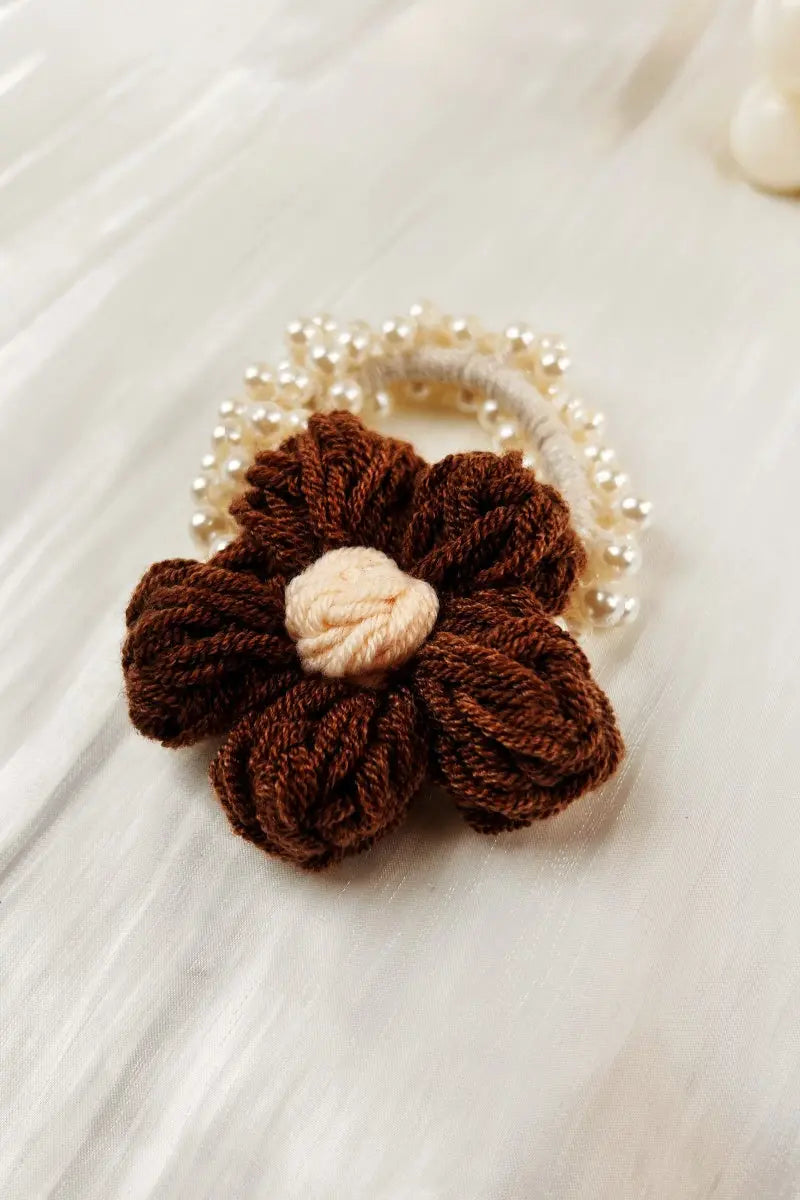 Crochet Daisy Pearl Scrunchie – Daily Wear Hair Accent 🌻 Leto Collection
