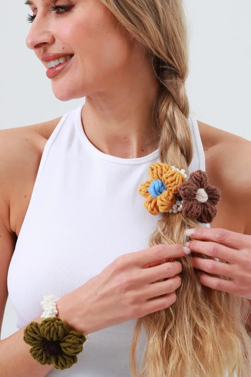 Crochet Daisy Pearl Scrunchie – Daily Wear Hair Accent 🌻 Leto Collection