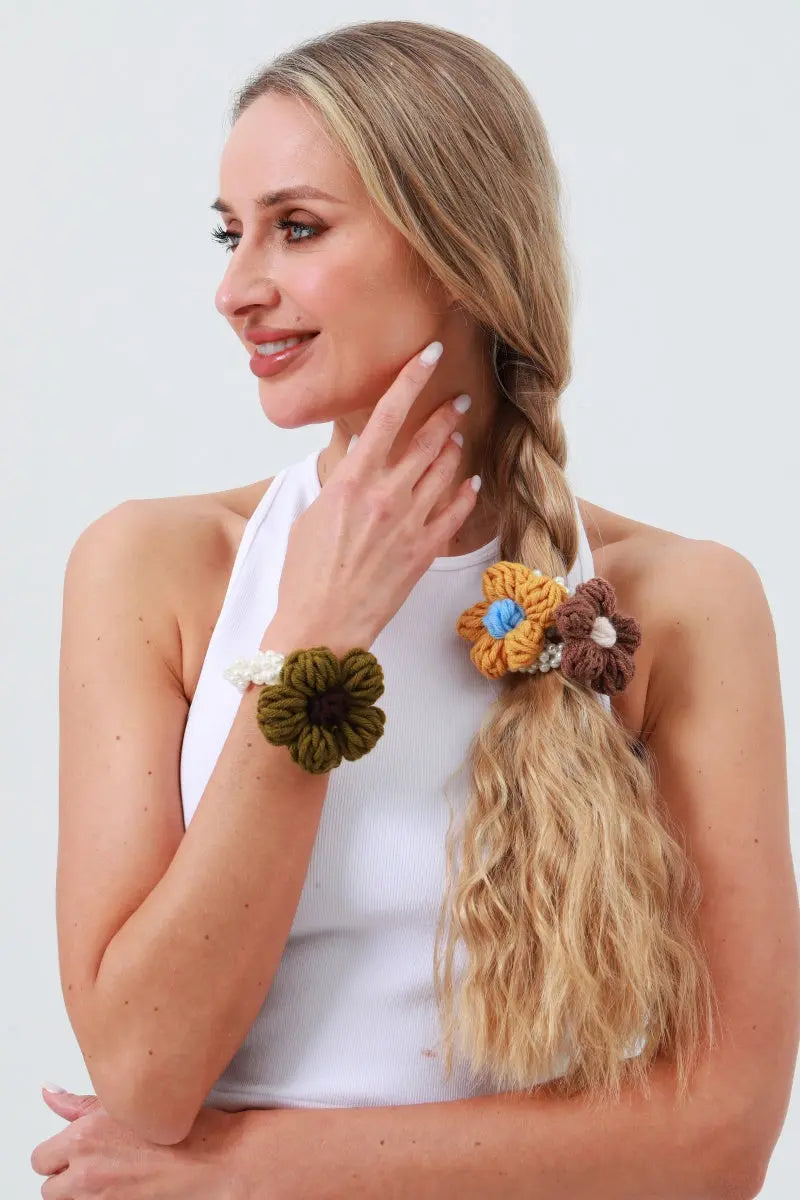Crochet Daisy Pearl Scrunchie – Daily Wear Hair Accent 🌻 Leto Collection