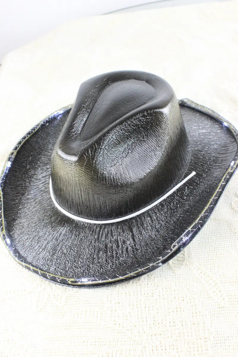 Glow-in-the-Dark Cowboy Hat – Wild West Light-Up Party Hat 🤠✨ Leto Collection