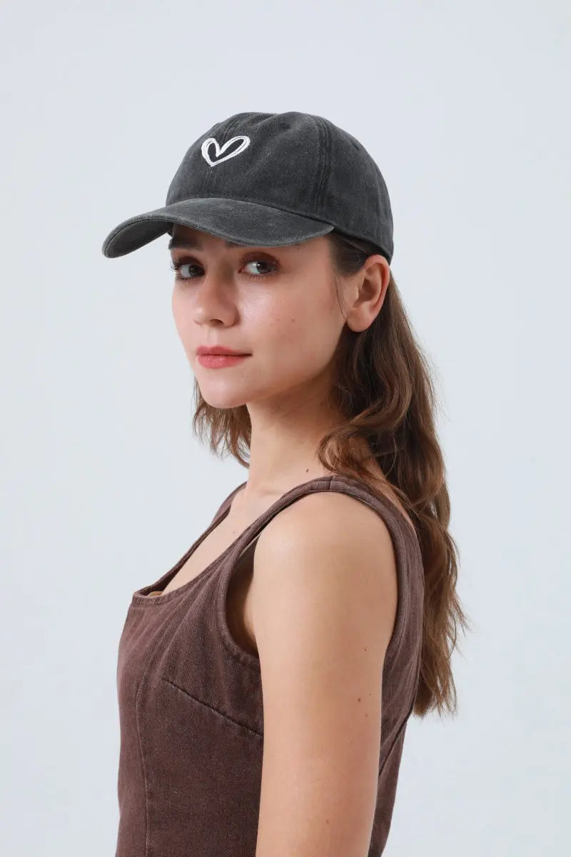 Heart Embroidered Washed Baseball Cap – Adjustable & Vintage ⚾❤️ Leto Collection