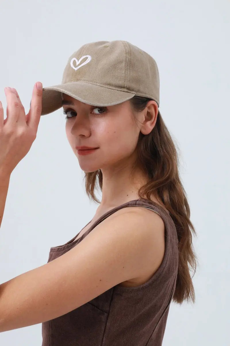 Heart Embroidered Washed Baseball Cap – Adjustable & Vintage ⚾❤️ Leto Collection