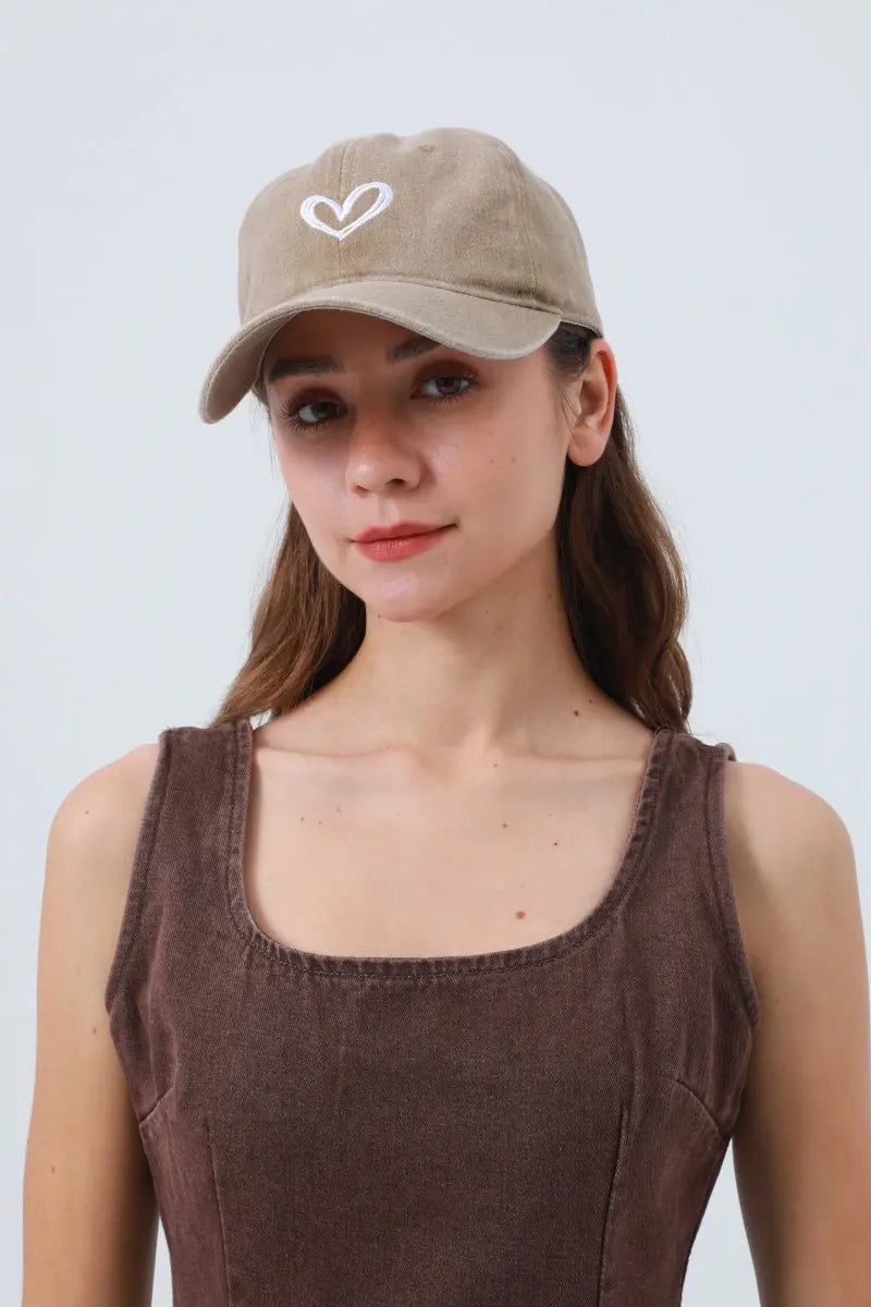 Heart Embroidered Washed Baseball Cap – Adjustable & Vintage ⚾❤️ Leto Collection