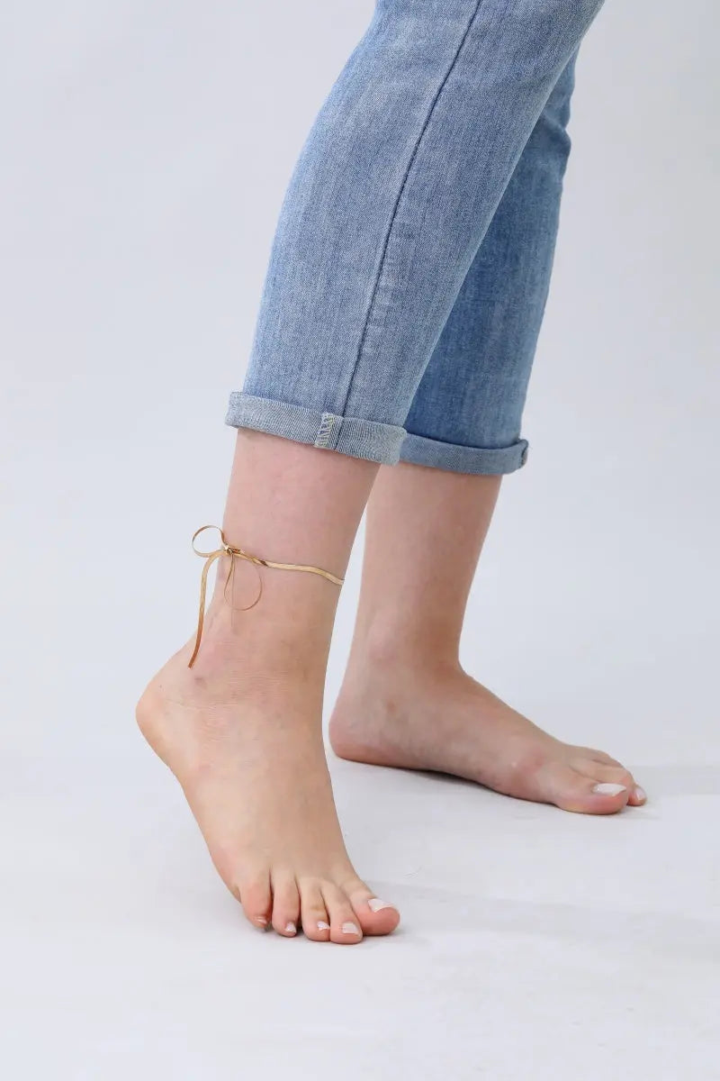 Delicate Gold Bow Anklet – Playful Elegance for Every Step✨ Leto Collection