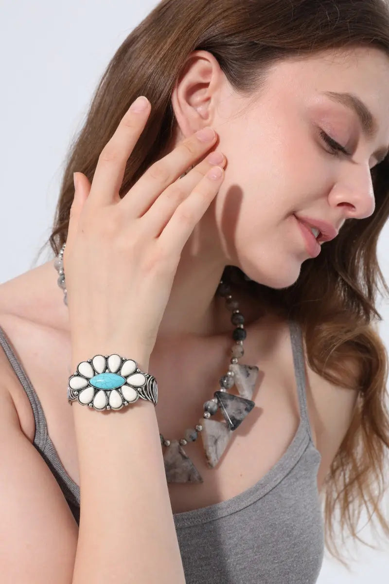 Women Western Turquoise Flower Elastic Cuff Style Bracelet Leto Collection