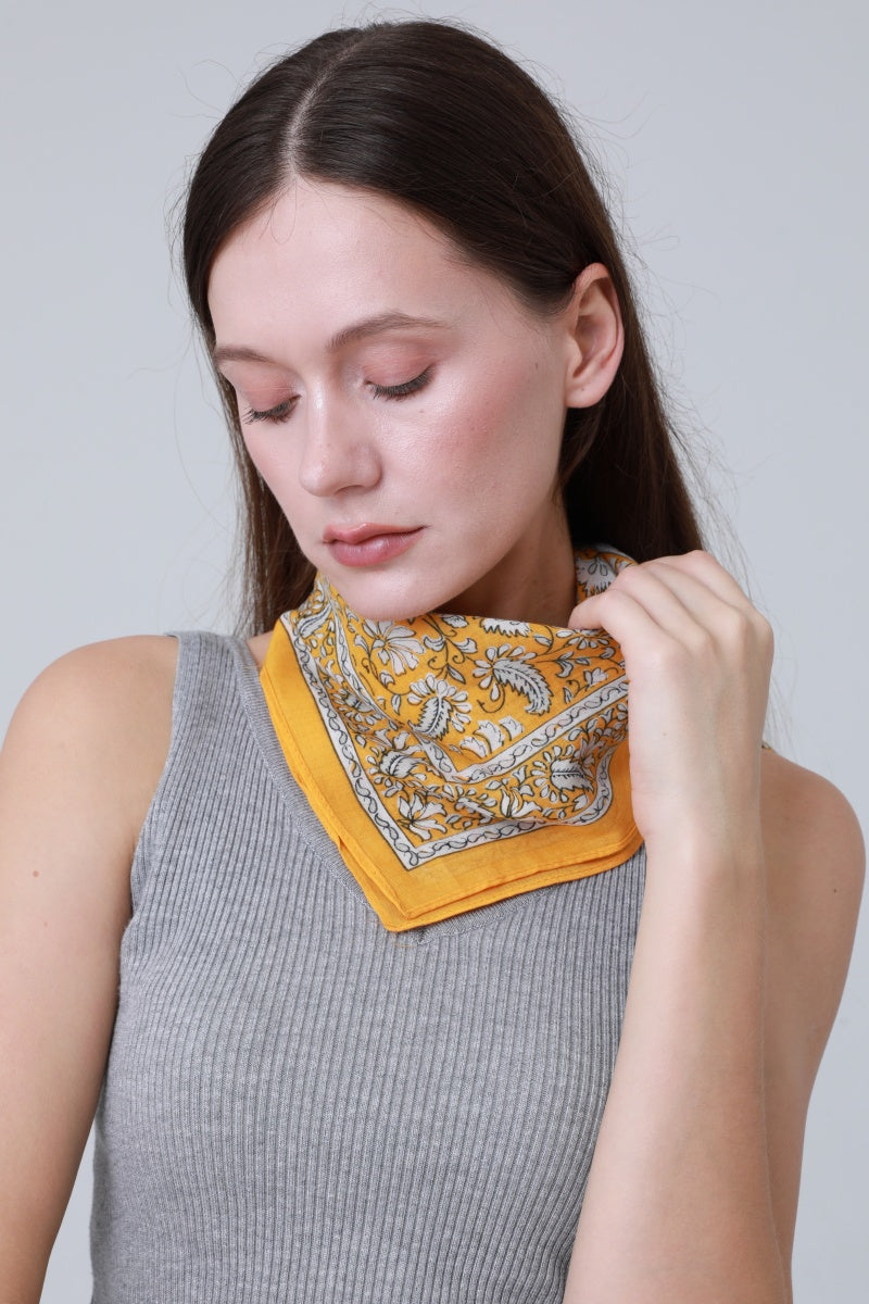 Printed Square Bandanas – Versatile Hair &amp; Neck Scarf Set 🌸