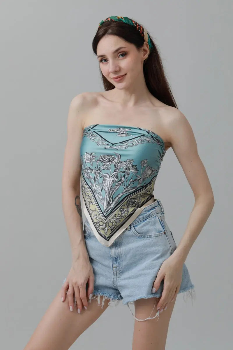 Floral Tulip Scarf – Silk-Style Square Neckkerchief 🌷✨ Leto Collection