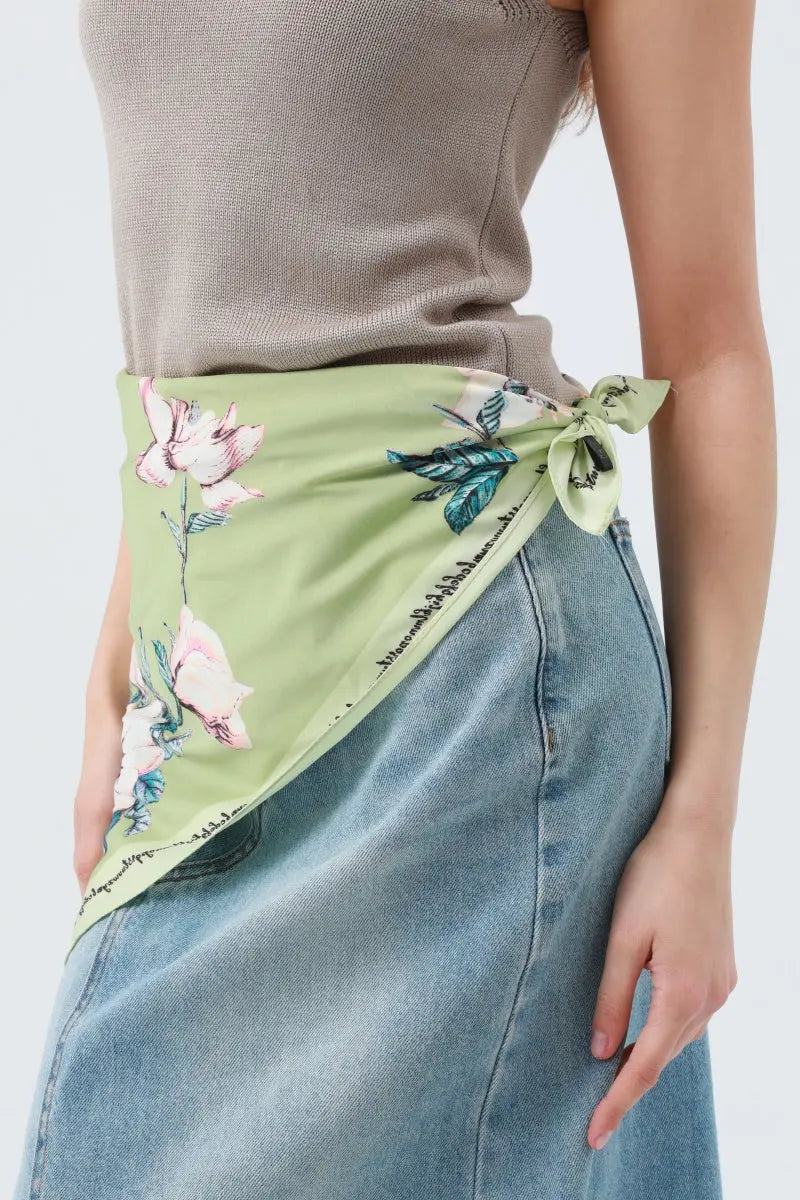 Camelia Floral Print Bandana – Smooth &amp; Chic Scarf 🌺 Leto Collection