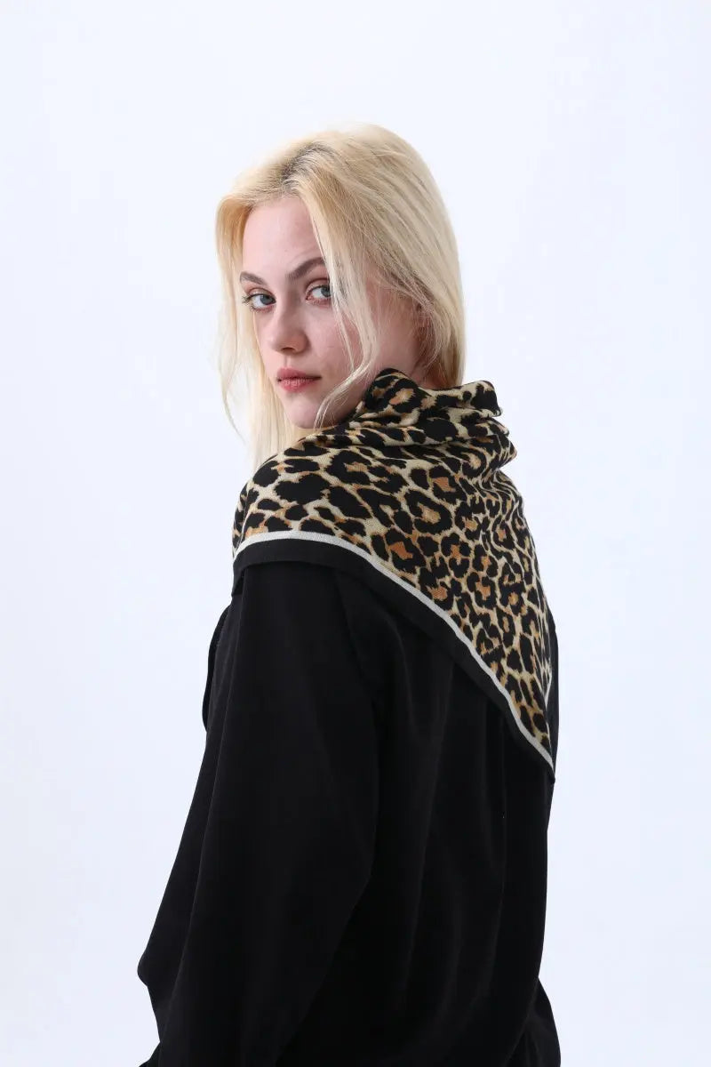 Women's Elegant Square Scarf with Abstract Leaf Print &amp; Houndstooth Trim