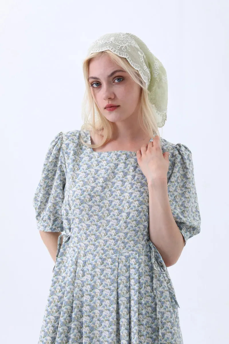 Boho Floral Embroidered Triangle Headscarf – Lightweight Casual Scarf