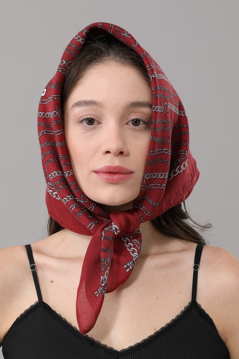 Women Square Scarf with Elegant Lock &amp; Chain Charm Print Leto Collection