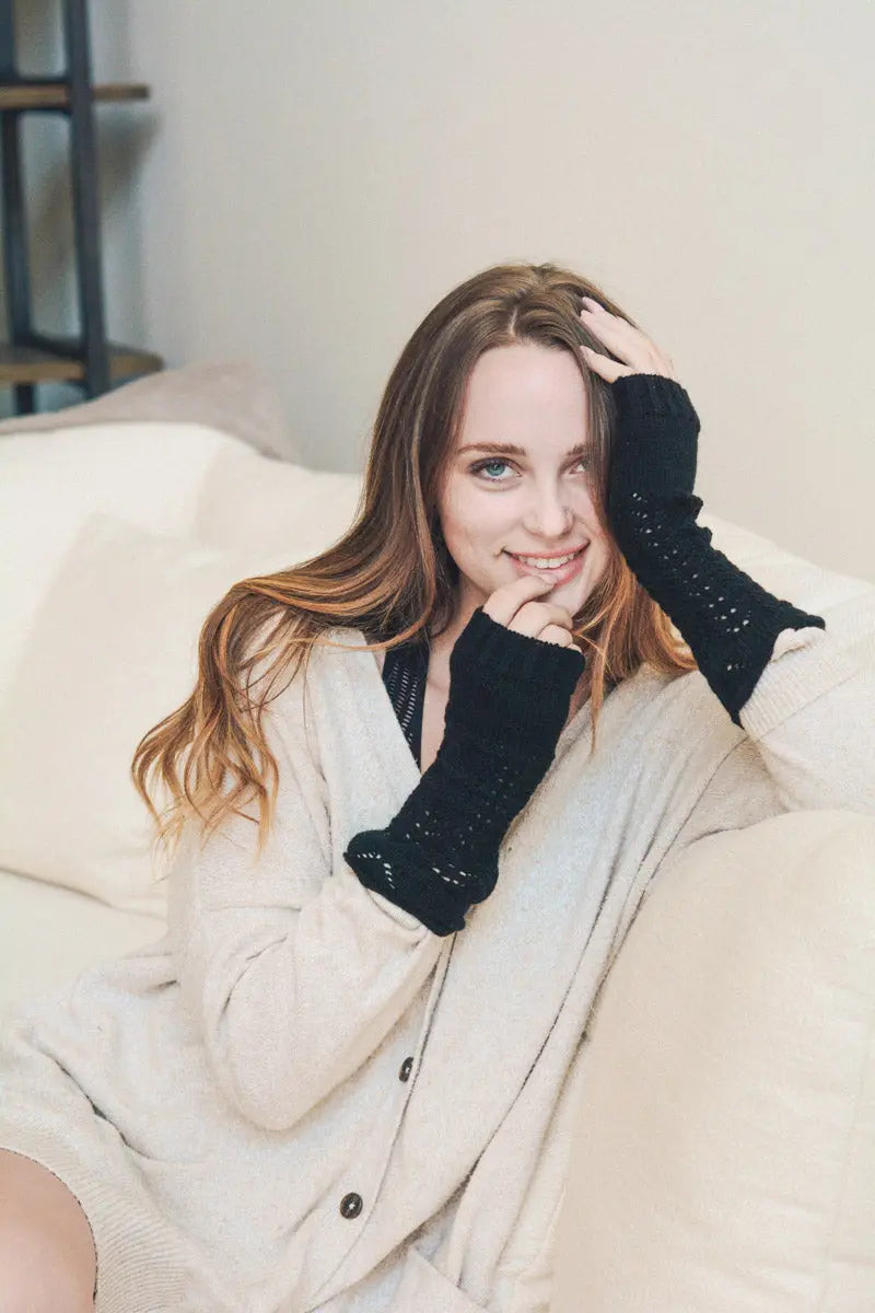 Texting-Friendly Arm Warmers – Trendy Winter Essentials ❄️📱 Leto Collection