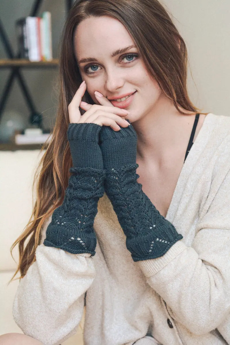 Texting-Friendly Arm Warmers – Trendy Winter Essentials ❄️📱 Leto Collection