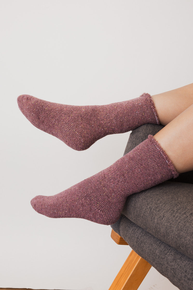 Thick Knit Crew Socks for Ultimate Fall &amp; Winter Warmth 🧦