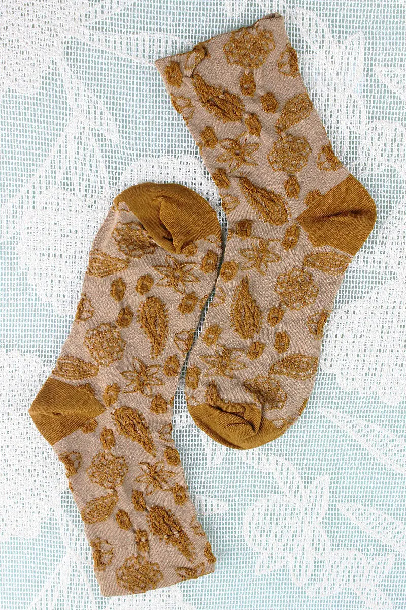 Cashew-Print Socks – Lightweight &amp; Breathable Comfort 🌰🧦 Leto Collection