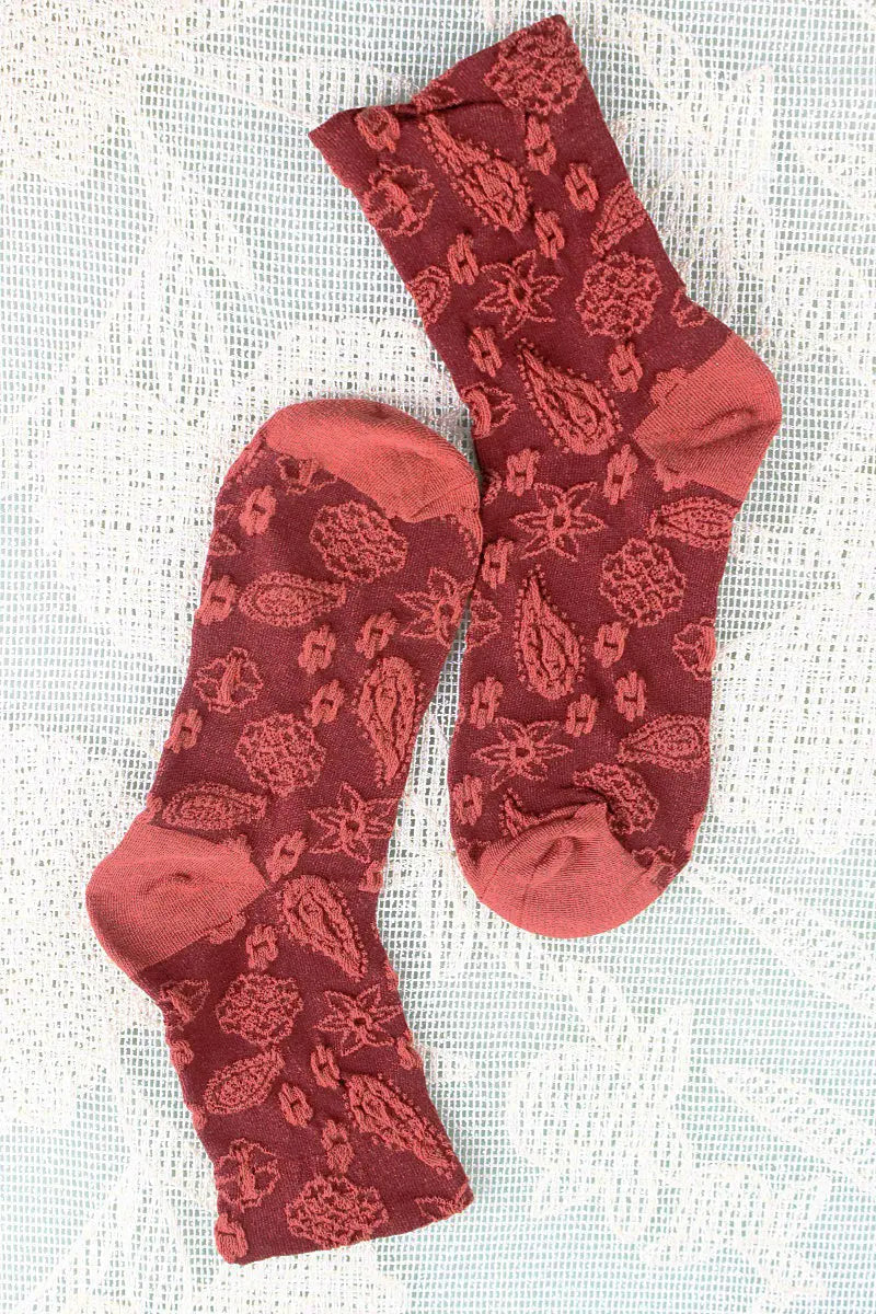 Cashew-Print Socks – Lightweight &amp; Breathable Comfort 🌰🧦 Leto Collection