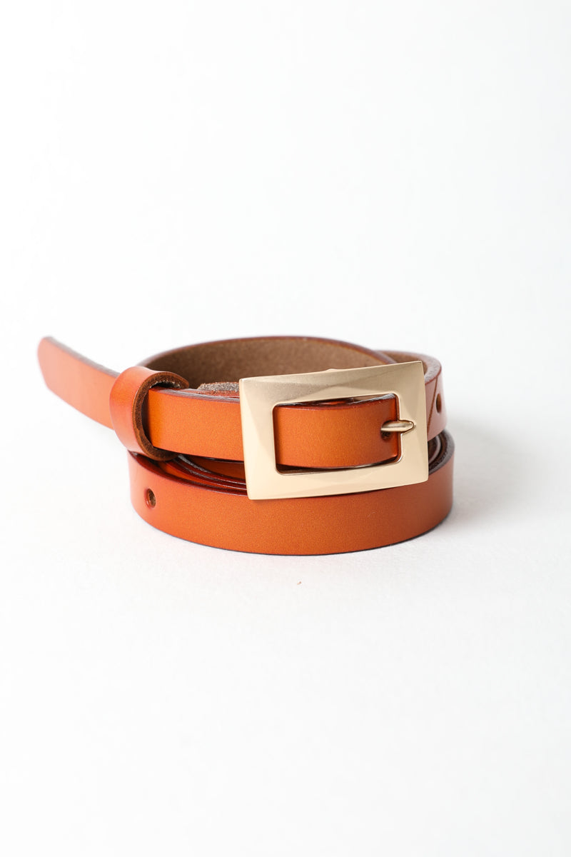 Classic skinny camel leather belt with stylish gold accent.