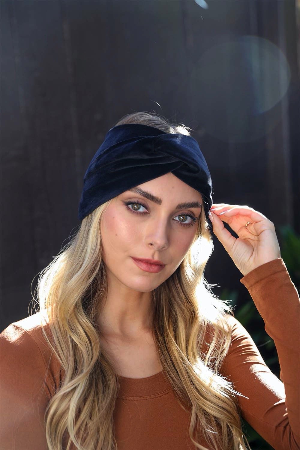 Black lightweight and stylish velvet twisted headbands.