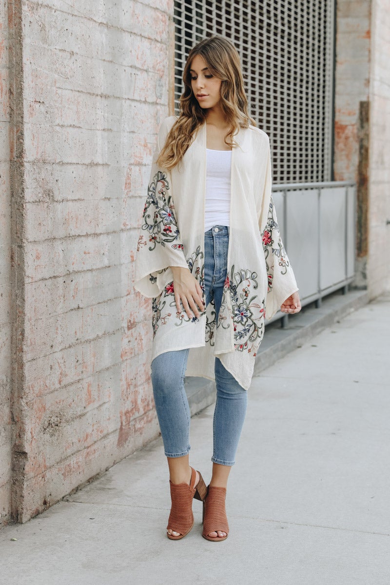 Floral print white kimono cardigan with stylish open-front design.