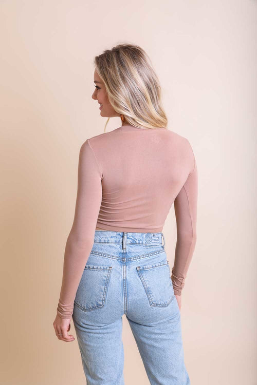 https://www.letocollection.com/cdn/shop/products/long-sleeve-fitted-crop-top-leto-collection-821_250x@2x.jpg?v=1630521917